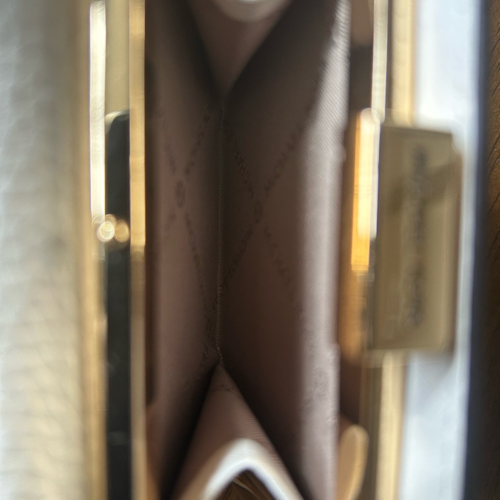 Michael Kors White Wallet - Picture 5 of 5